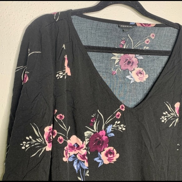 Torrid Black Floral Print Chiffon Ruffled Wrap Dress 4 - Picture 5 of 6